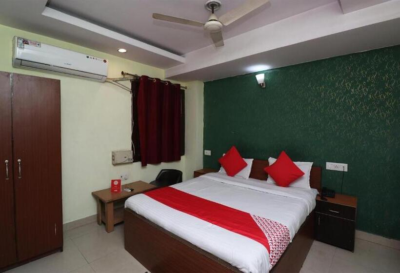 Capital O Hotel R Inn