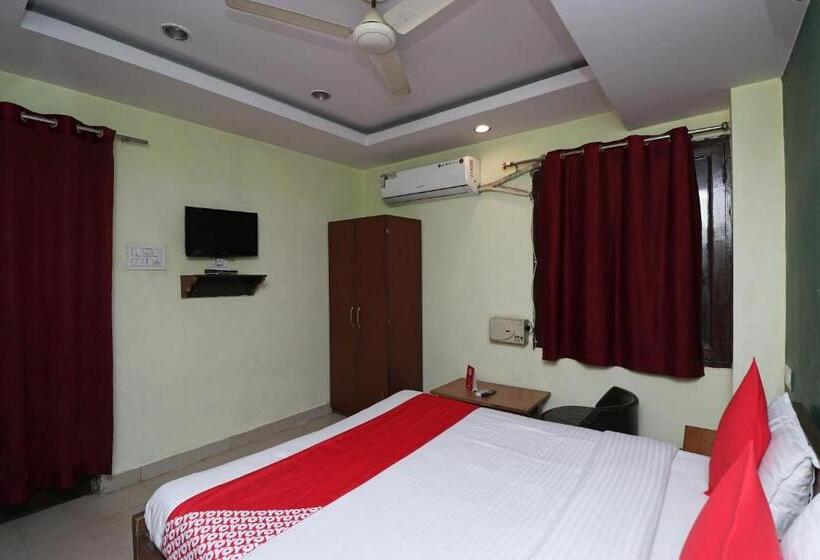 Capital O Hotel R Inn