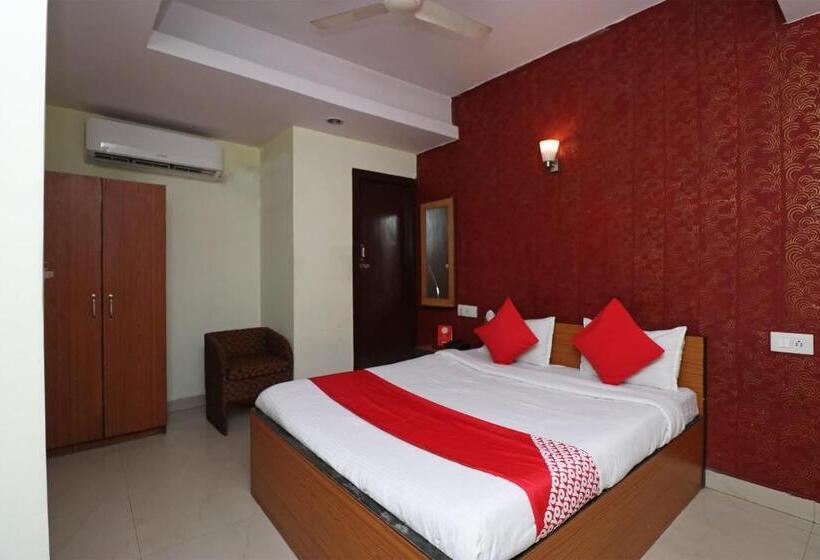 Capital O Hotel R Inn