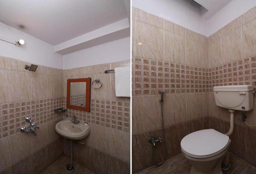 Capital O Hotel R Inn