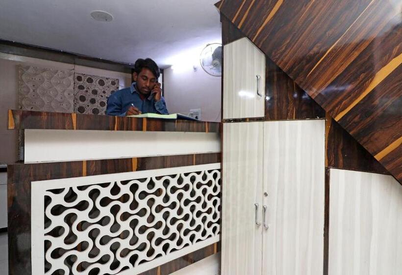 Flagship Hotel Royal Paradise