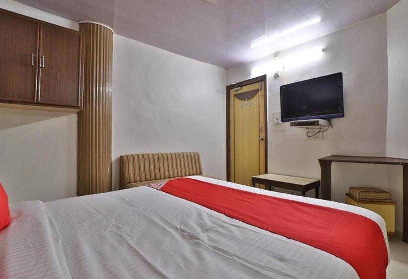 Отель Maninagar Residency