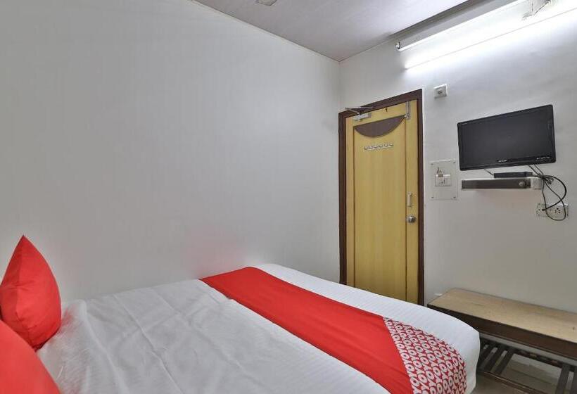 Отель Maninagar Residency