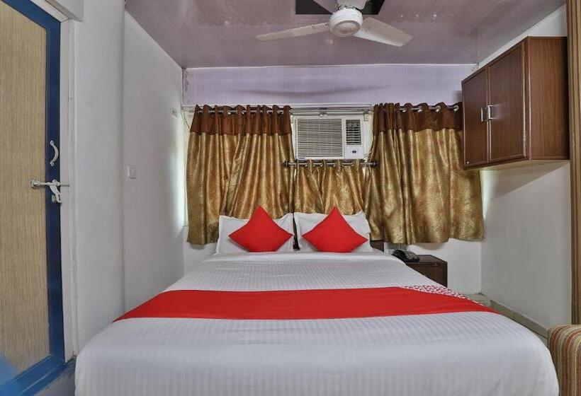 Отель Maninagar Residency