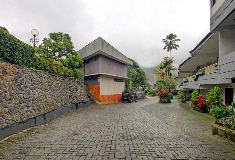 בית מלון כפרי Capital O 90071 Paralayang View