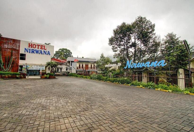 בית מלון כפרי Capital O 90071 Paralayang View