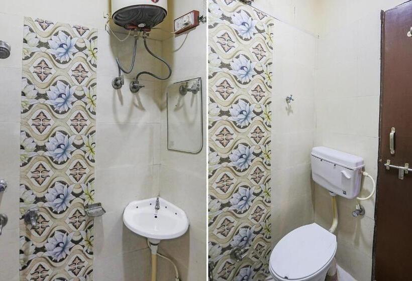 ホテル Fabexpress Kanha Dham