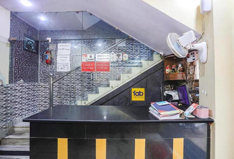 ホテル Fabexpress Kanha Dham