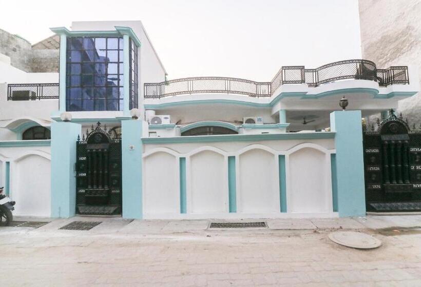 호텔 Flagship Xpress Stays Near Munshi Pulia Metro Station