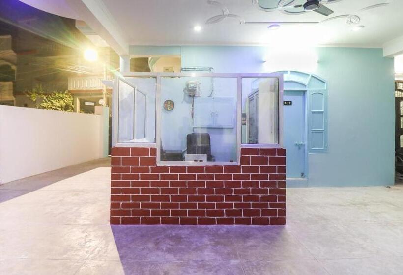 호텔 Flagship Xpress Stays Near Munshi Pulia Metro Station