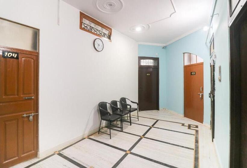 호텔 Flagship Xpress Stays Near Munshi Pulia Metro Station