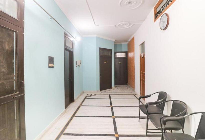 호텔 Flagship Xpress Stays Near Munshi Pulia Metro Station