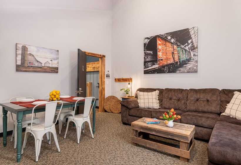 فندق Mad River Lodge