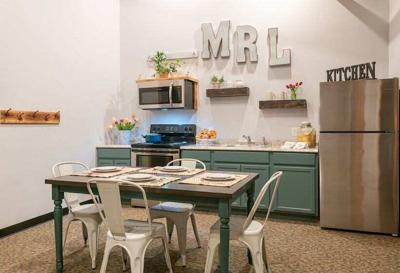 فندق Mad River Lodge