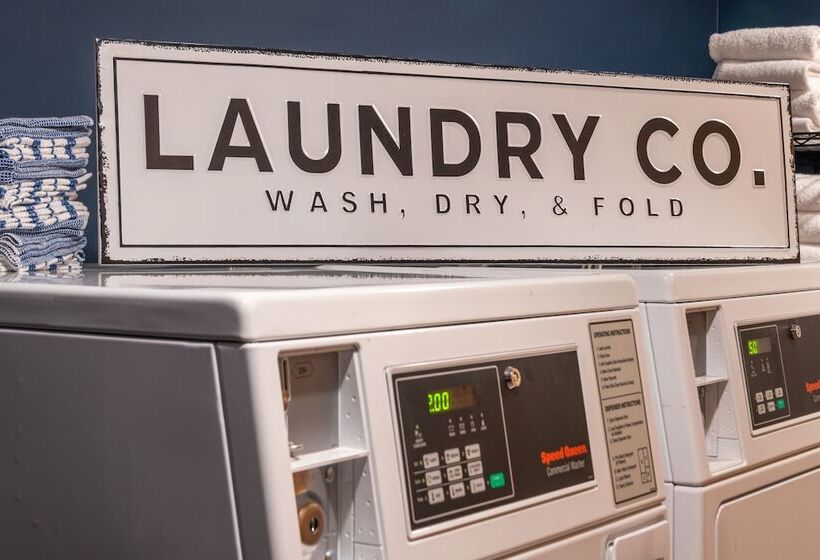 فندق Mad River Lodge