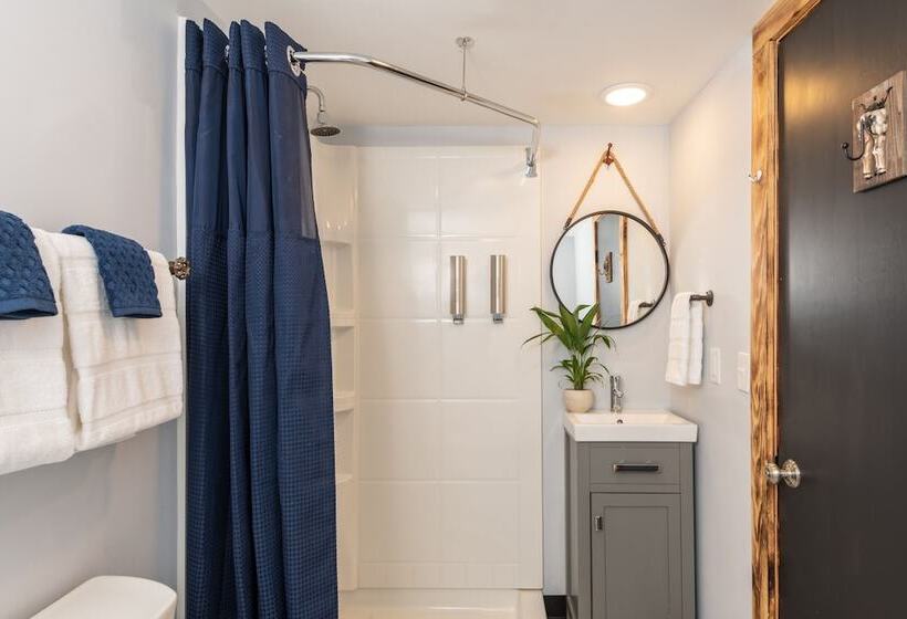 فندق Mad River Lodge