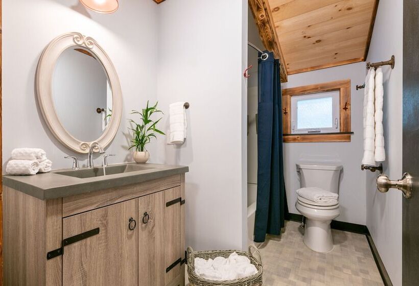 فندق Mad River Lodge