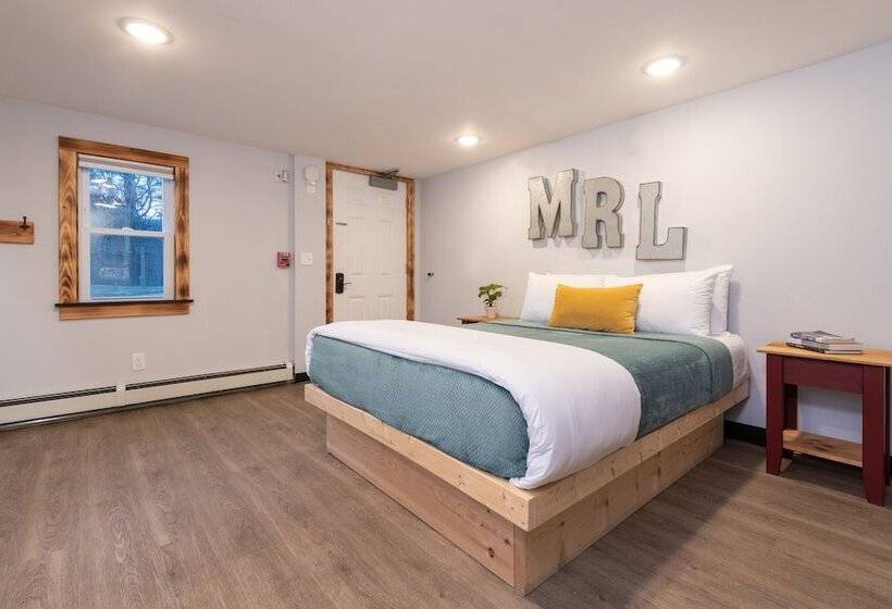 فندق Mad River Lodge