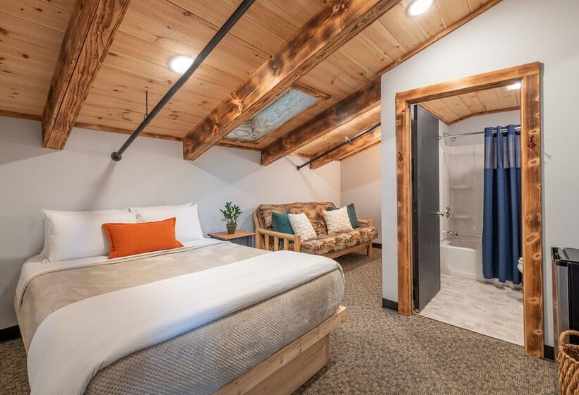 فندق Mad River Lodge