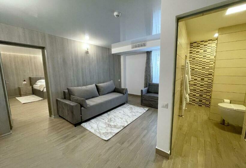 Отель Mariko Inn