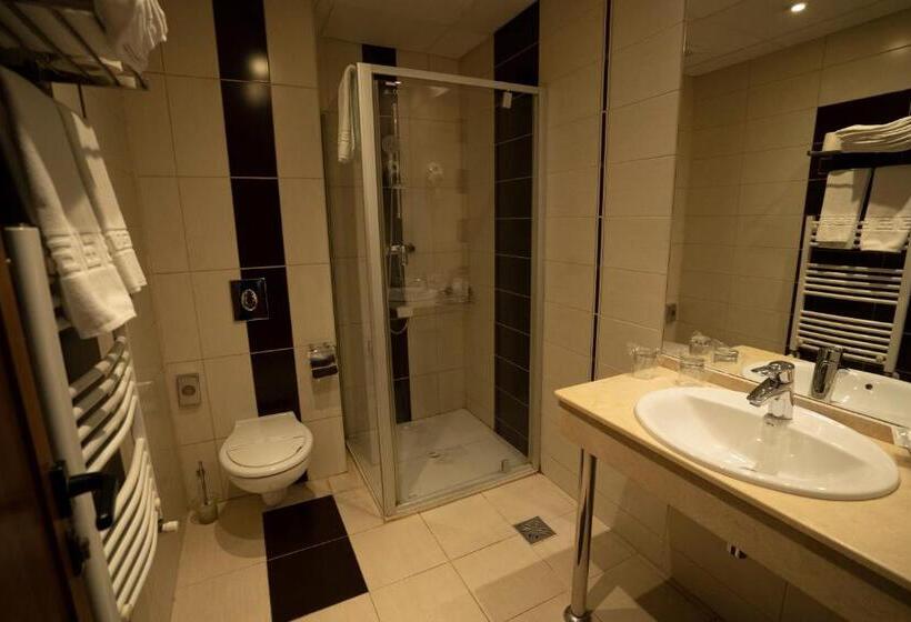 Отель Mariko Inn