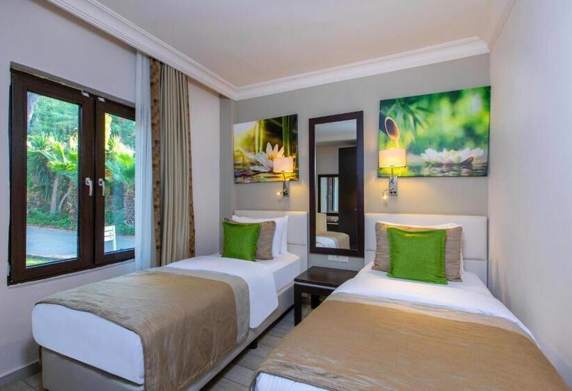 ホテル Marmaris Bay Resort   Adults Only