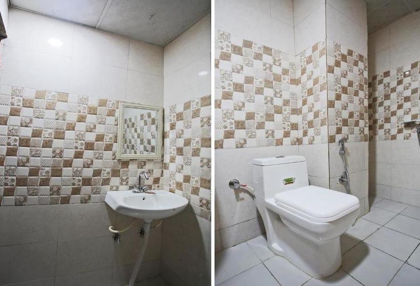 Отель Oyo 38417 Silver Villa