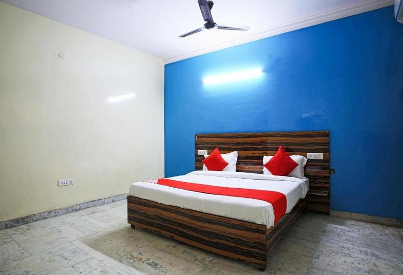 Отель Oyo 38417 Silver Villa