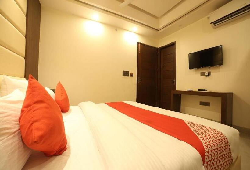 בית מלון כפרי Status Inn