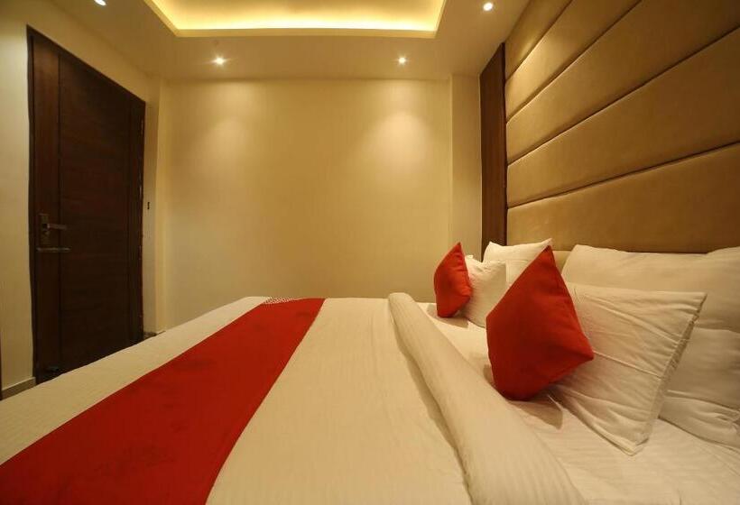 בית מלון כפרי Status Inn