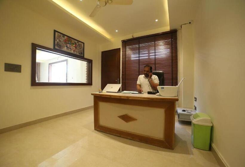 בית מלון כפרי Status Inn