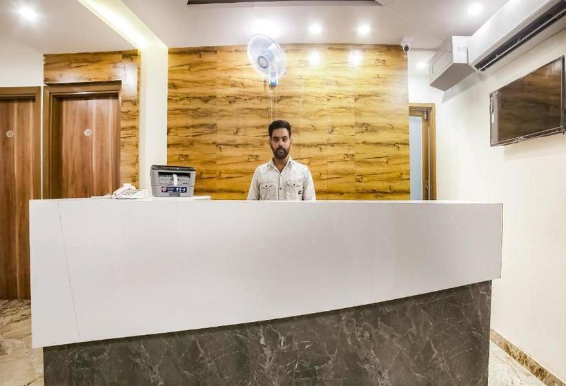 酒店 Oyo 44643  Hn