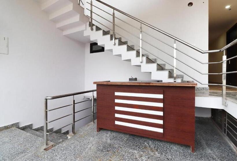 בית מלון כפרי Oyo 61177  Pratap Inn