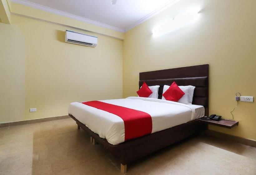 בית מלון כפרי Oyo 61177  Pratap Inn