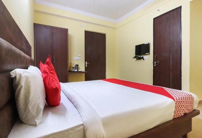 בית מלון כפרי Oyo 61177  Pratap Inn