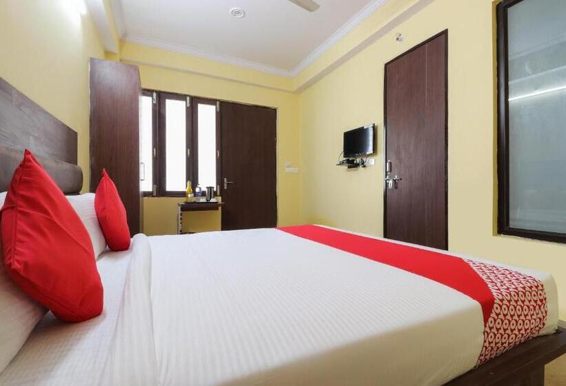 בית מלון כפרי Oyo 61177  Pratap Inn