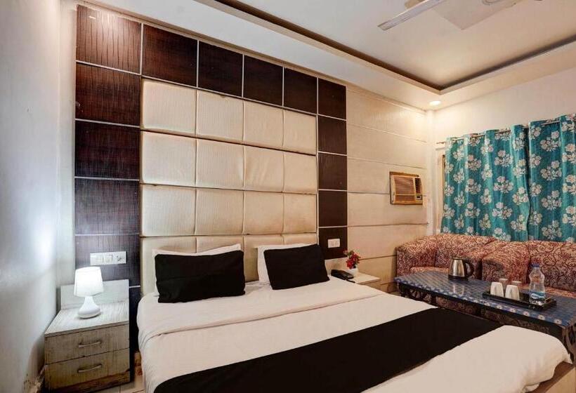 בית מלון כפרי Oyo 75572  Neel
