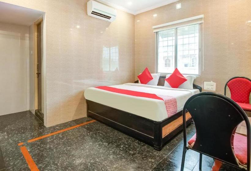 호텔 Flagship Tejasri Residency