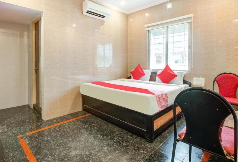 호텔 Flagship Tejasri Residency