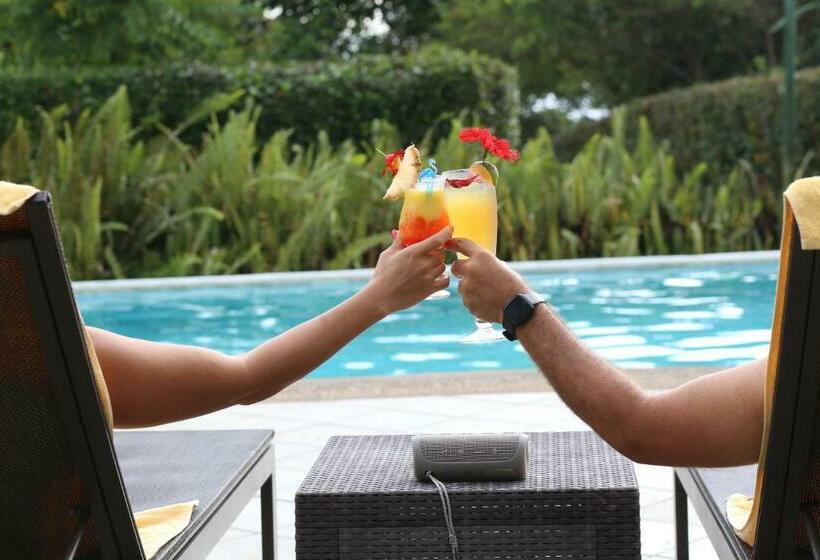 Отель Royal Palm Galapagos, Curio Collection  By Hilton