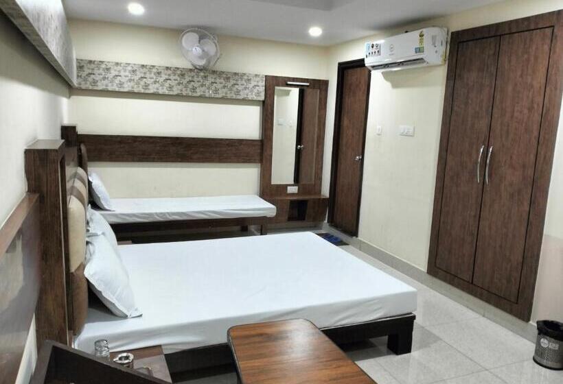 فندق Shri Gourav