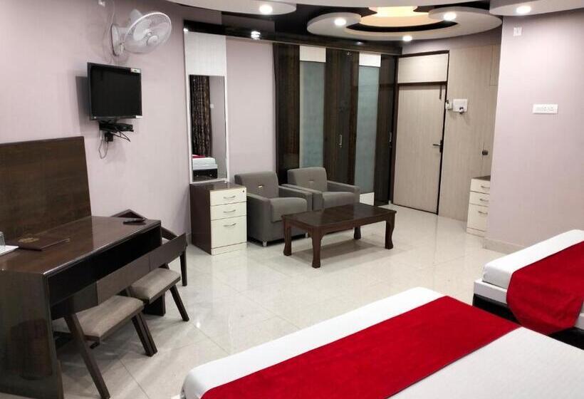 فندق Shri Gourav