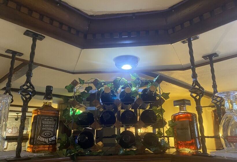 בית מלון כפרי The King S Head