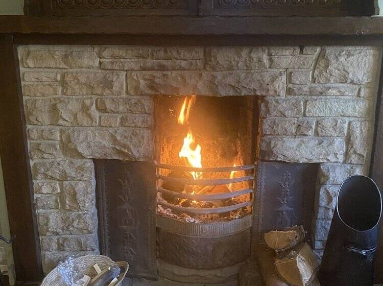 בית מלון כפרי The King S Head