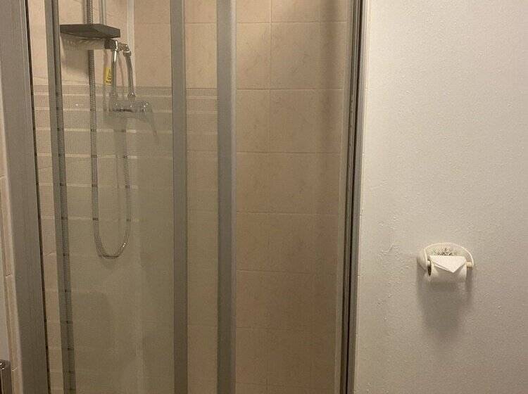 בית מלון כפרי The King S Head