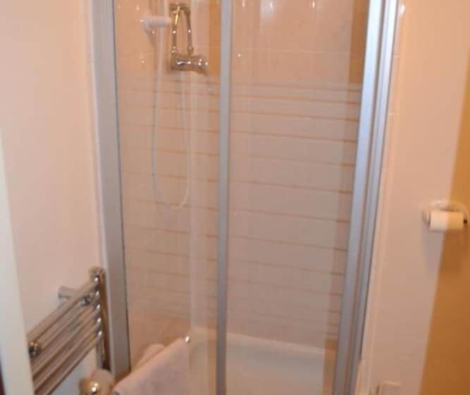 בית מלון כפרי The King S Head