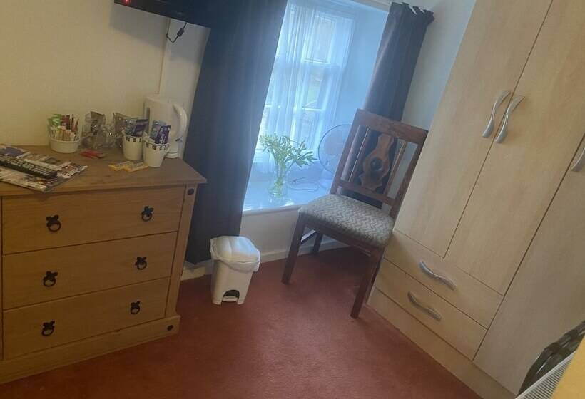 בית מלון כפרי The King S Head