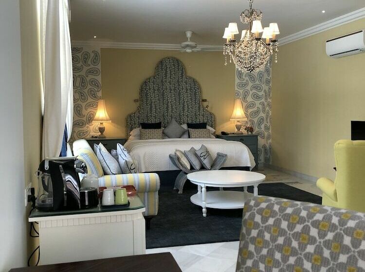 فندق The Rohet House