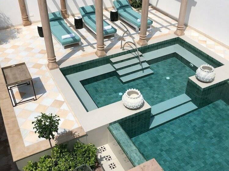 فندق The Rohet House