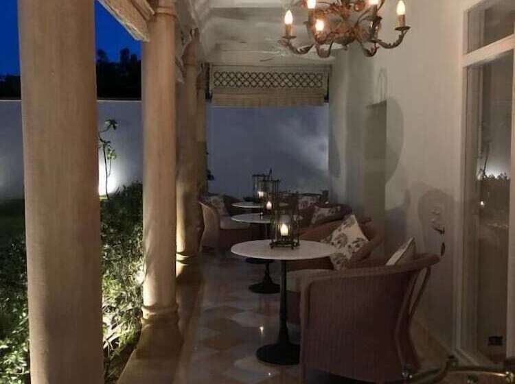 فندق The Rohet House